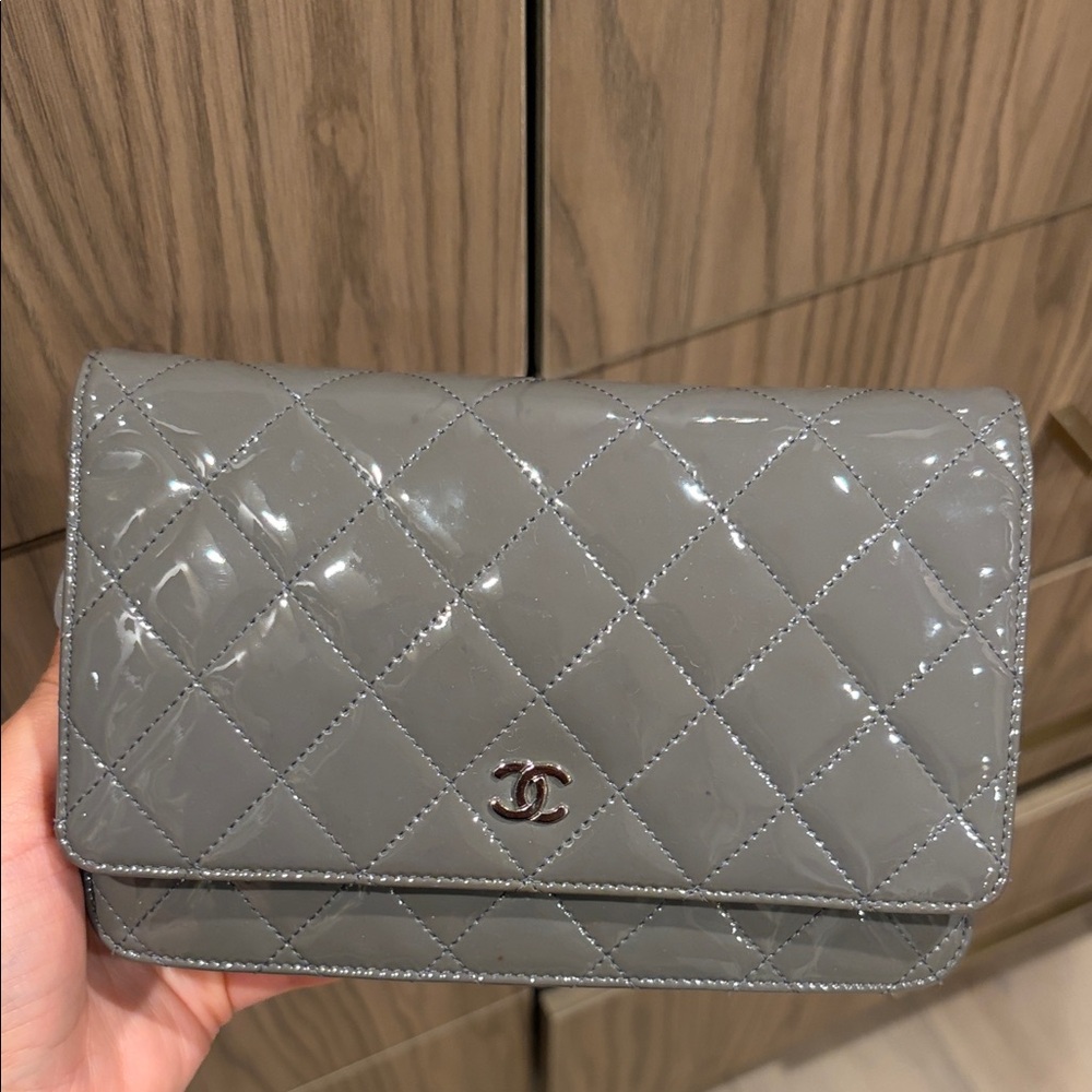 CHANEL Quilted Patent Leather Mini Wallet on Chain — Grey
